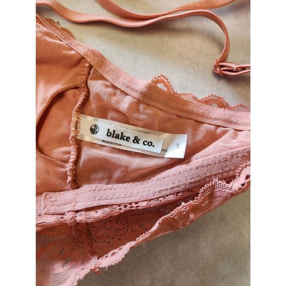 Blake & Co Size 2X Pink Strappy Lace Triangle Bralette Bra - Picture 3 of 3